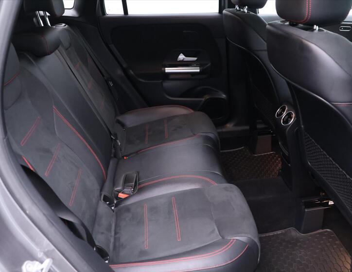 Mercedes-Benz GLA 16