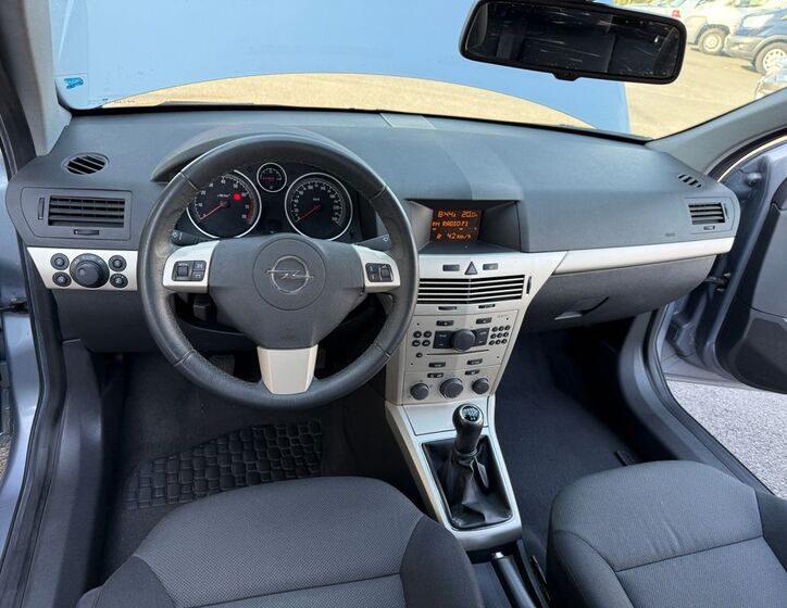 Opel Astra 9