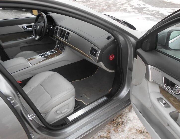 Jaguar XF Kombi 2,2 l 147 kw