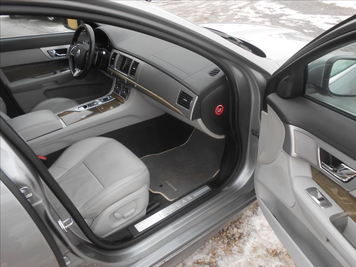 Jaguar XF Kombi 2,2 l 147 kw