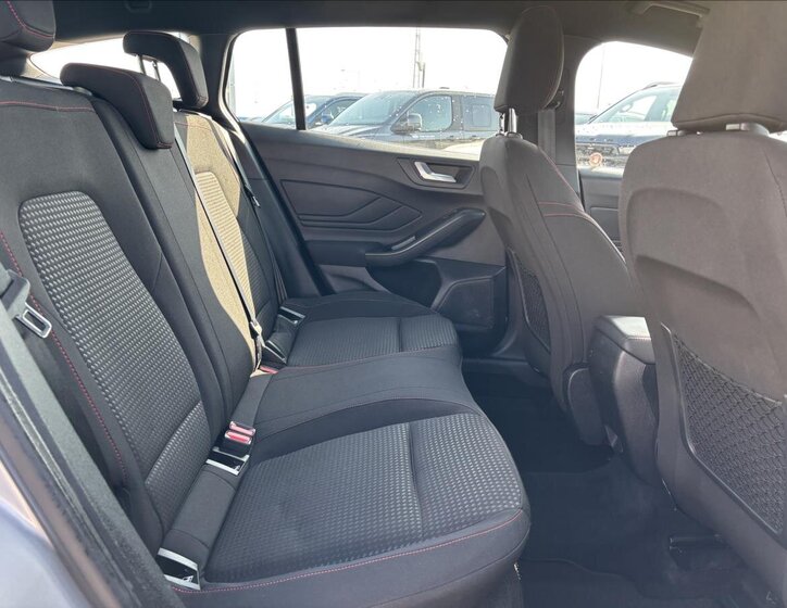 Ford Focus Kombi 999,0 92 kw