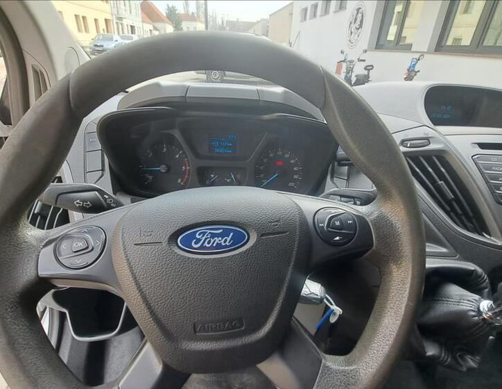 Ford Transit Custom Skříň 2,2 l 74 kw