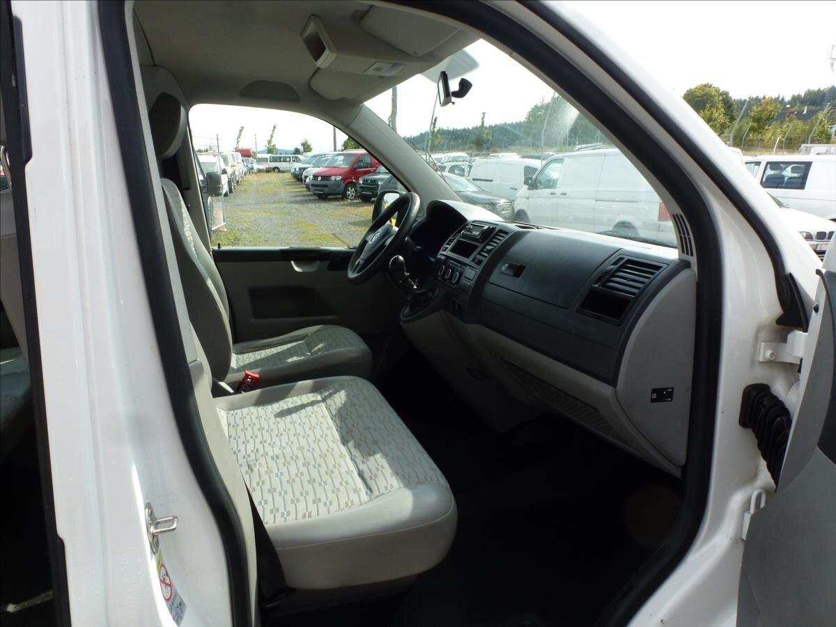 Volkswagen Transporter Kombi 2,0 l 62 kw