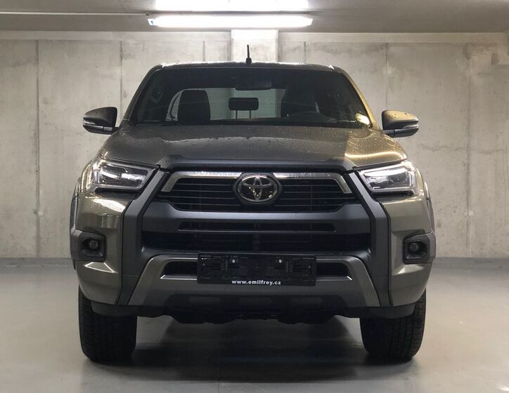 Toyota Hilux 2