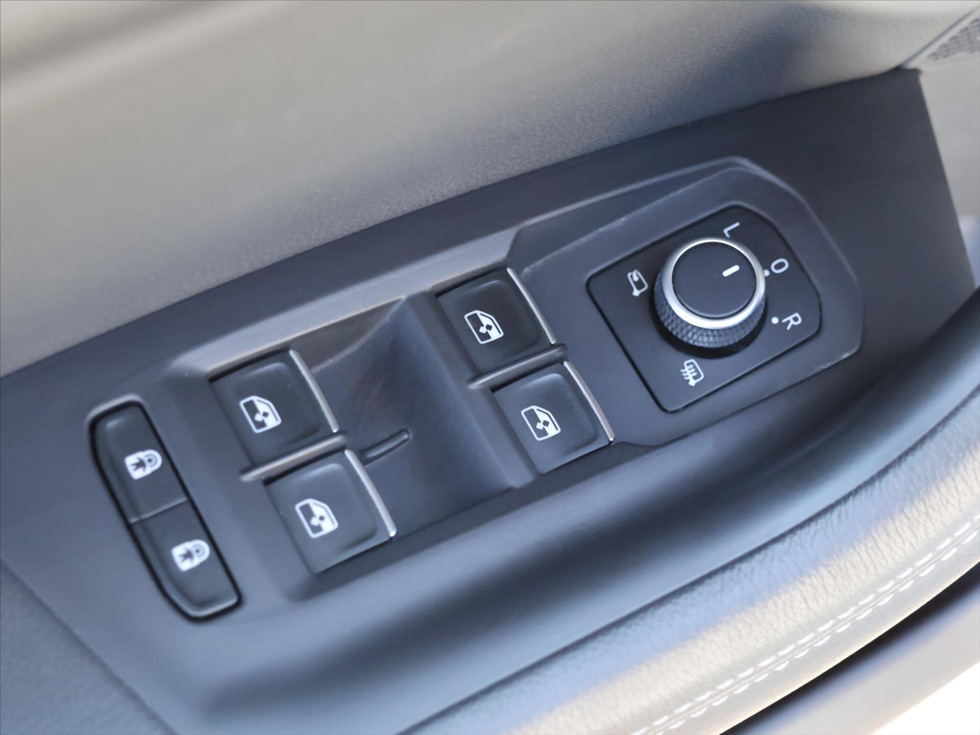 Volkswagen Touareg SUV 3,0 l 170 kw