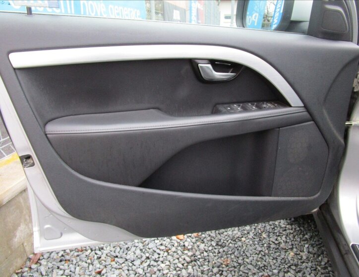 Volvo XC70 Kombi 2,4 l 158 kw