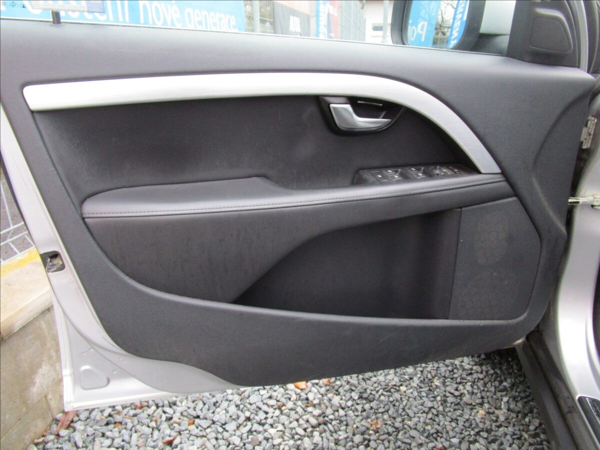 Volvo XC70 Kombi 2,4 l 158 kw