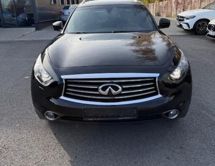 Infiniti FX30 8