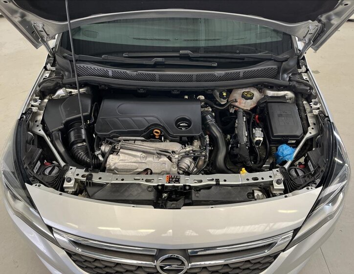 Opel Astra Hatchback 1,6 l 118 kw