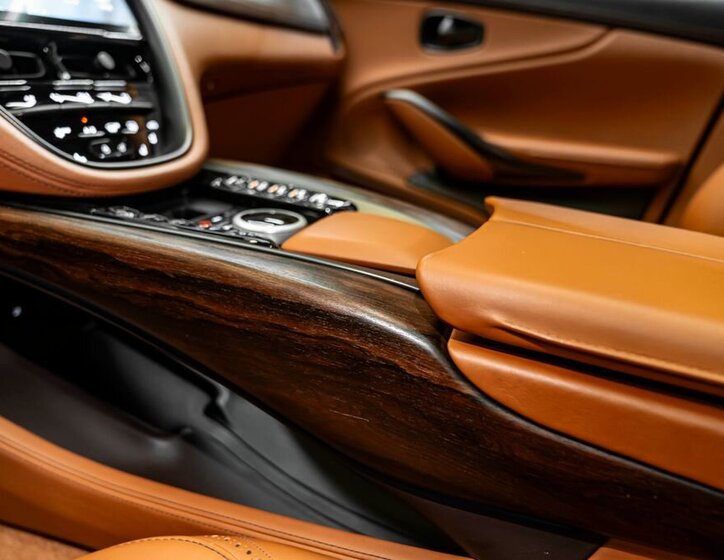 Aston Martin Ostatní SUV 4,0 l 405 kw