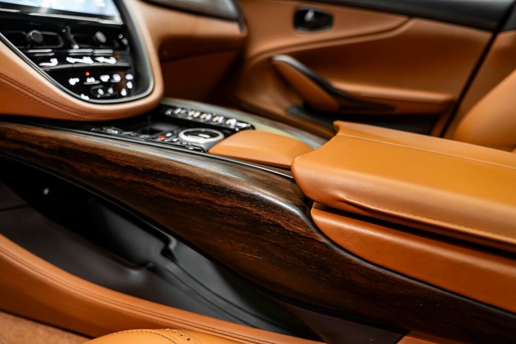 Aston Martin Ostatní SUV 4,0 l 405 kw