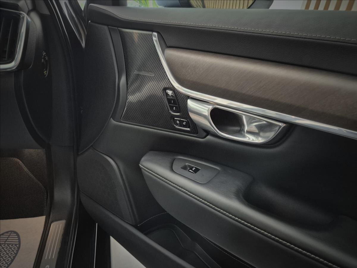 Volvo V90 Kombi 2,0 l 177 kw