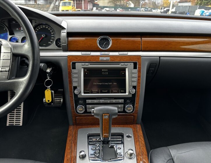 Volkswagen Phaeton Sedan 3,0 l 176 kw