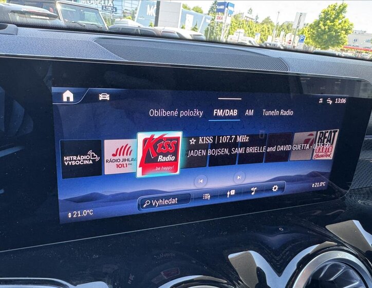 Mercedes-Benz GLB 10