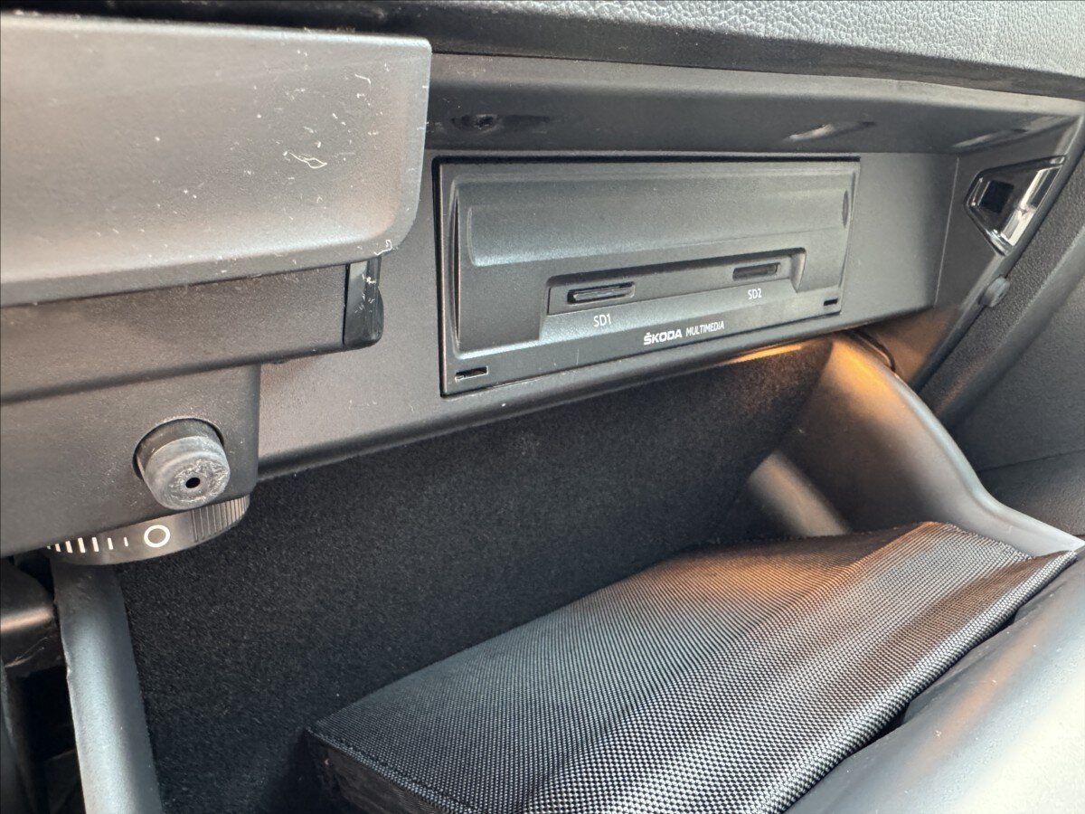 Škoda Karoq Kombi 1,6 l 85 kw