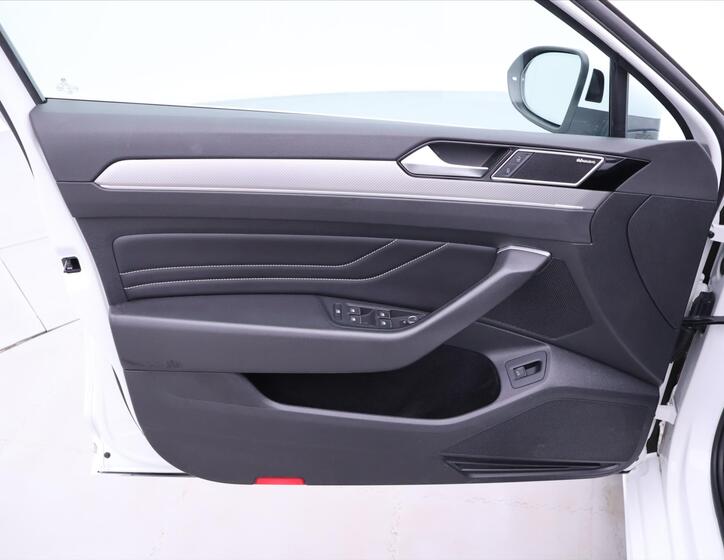 Volkswagen Passat 12