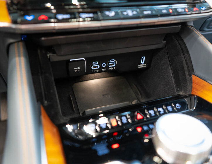 Jeep Grand Wagoneer SUV 6,4 l 351 kw