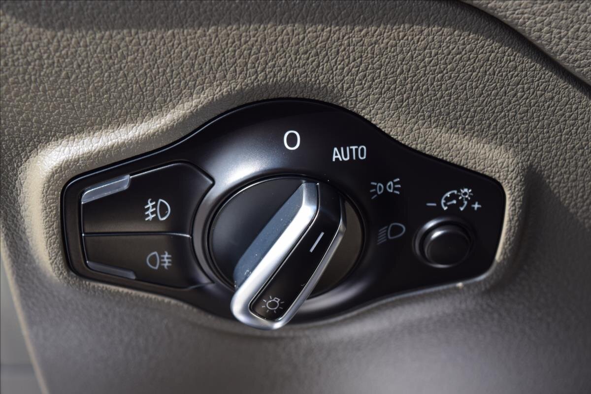 Audi Q5 SUV / Terénní 2,0 l 105 kw