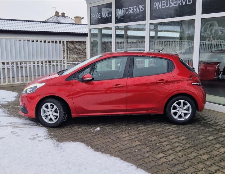 Peugeot 208 Hatchback 1,2 l 61 kw