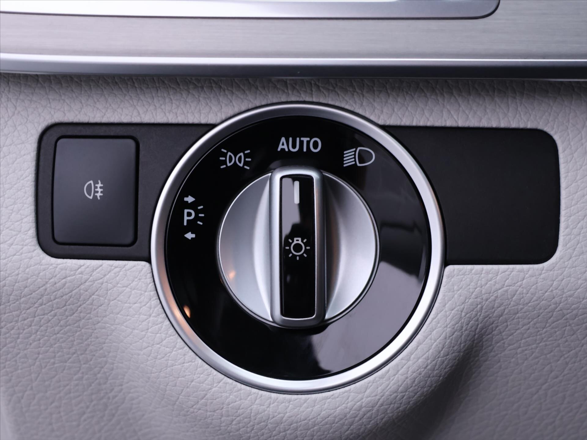 Mercedes-Benz Třídy E Sedan 3,5 l 245 kw