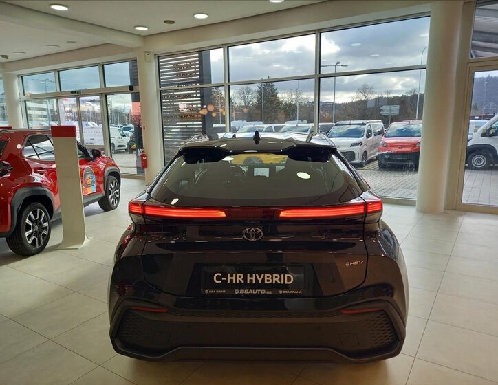 Toyota C-HR SUV / Terénní 1,8 l 103 kw