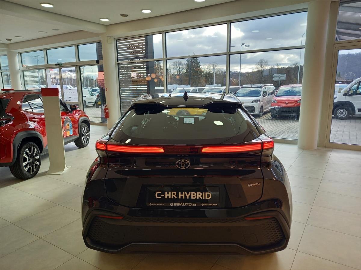 Toyota C-HR SUV / Terénní 1,8 l 103 kw