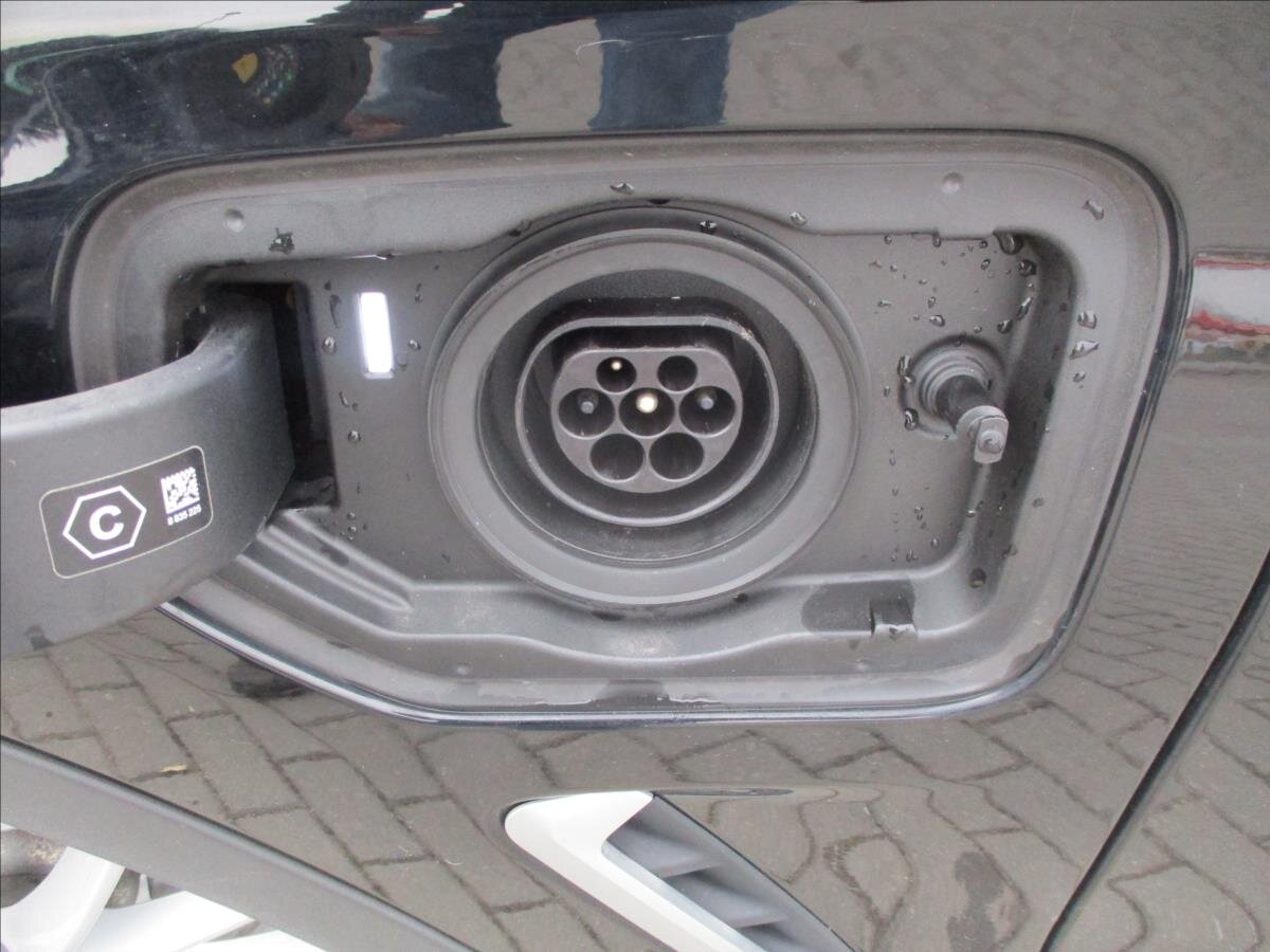 BMW X3 SUV / Terénní 2,0 l 215 kw