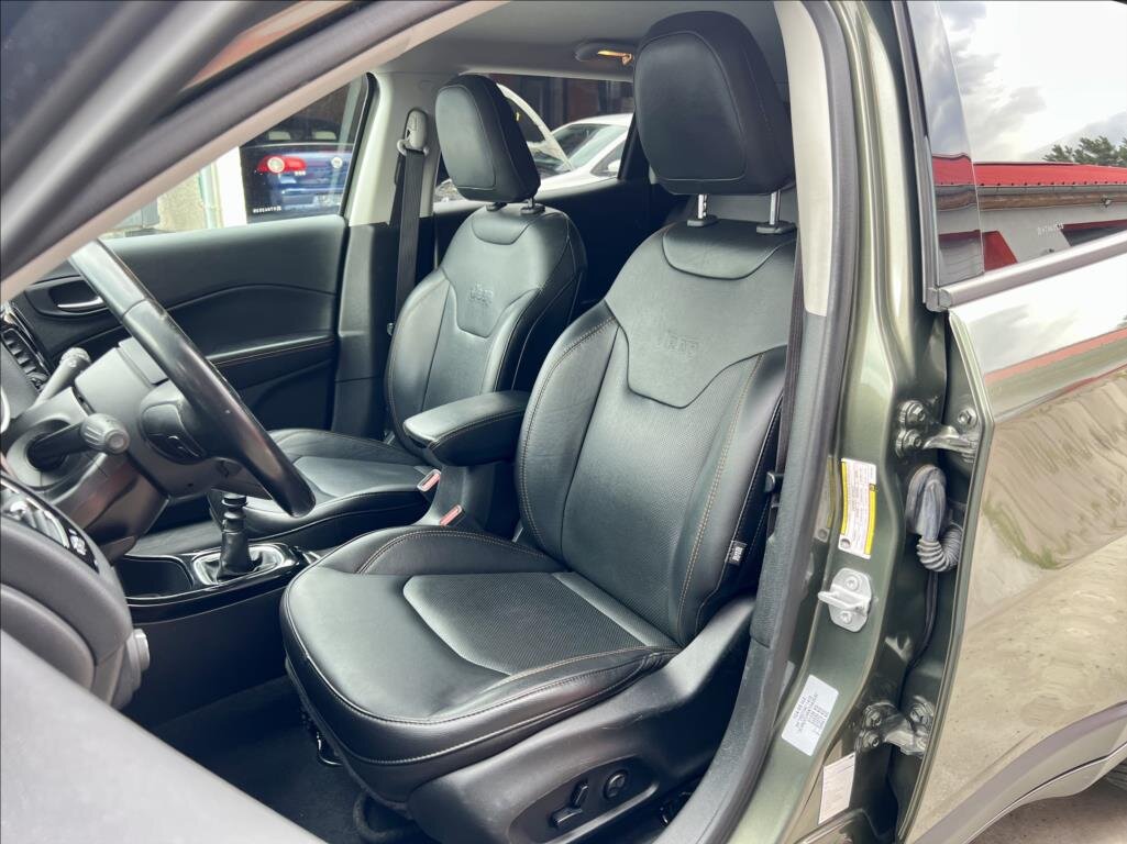 Jeep Compass SUV 1,4 l 103 kw