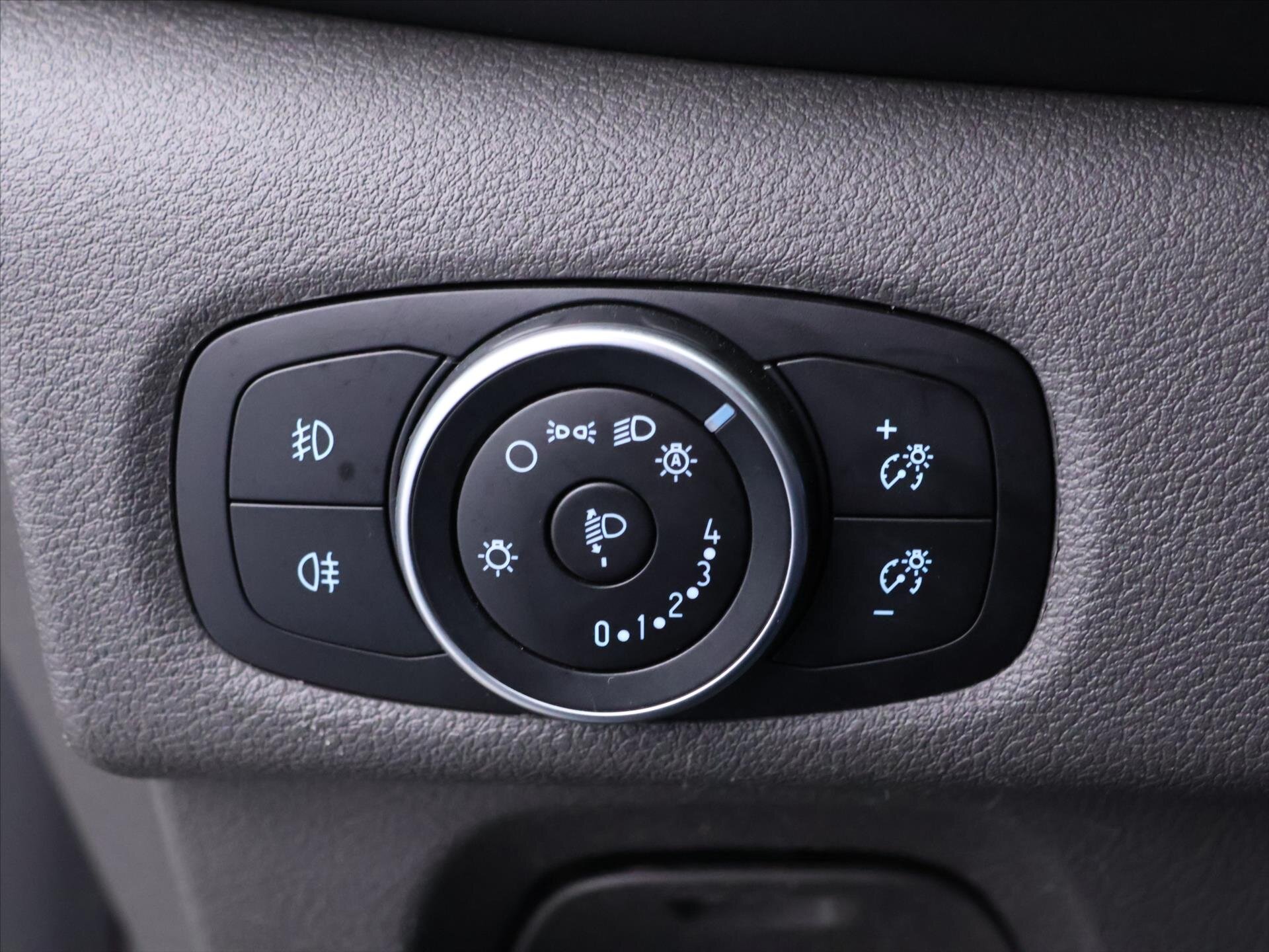 Ford Transit Custom Kombi 2,0 l 96 kw