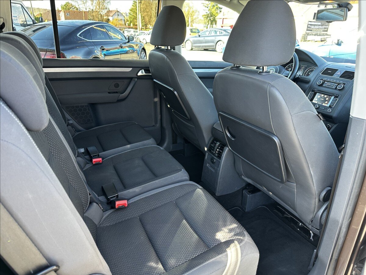 Volkswagen Touran MPV 1,2 l 77 kw