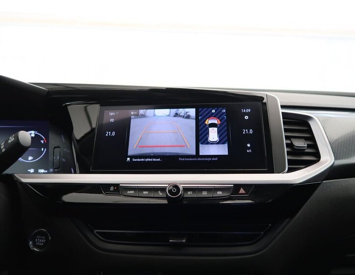 Opel Grandland SUV 1,2 l 96 kw