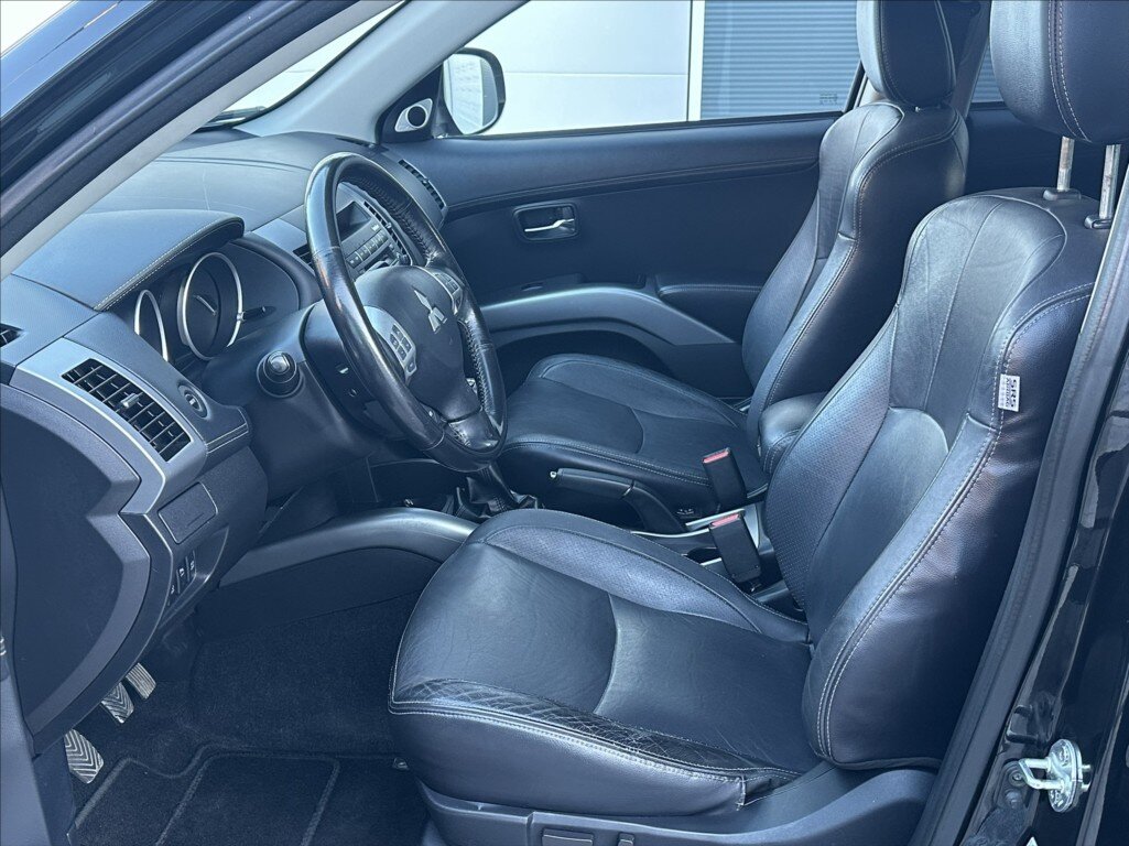 Mitsubishi Outlander SUV / Terénní 2,3 l 130 kw