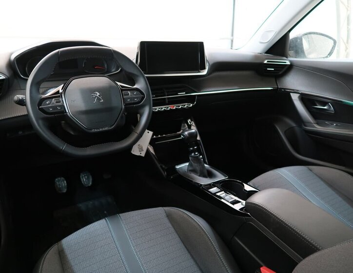 Peugeot 2008 SUV 1,2 l 96 kw