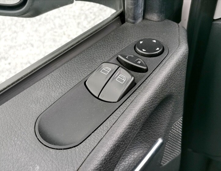 Mercedes-Benz Vito 15
