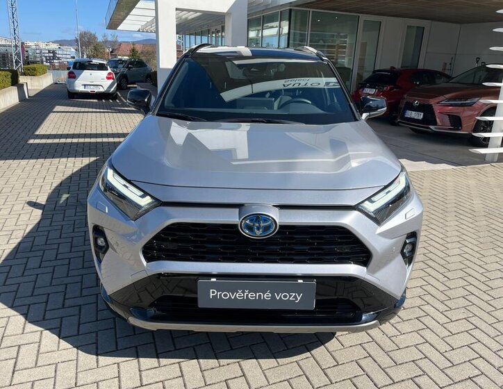 Toyota RAV4 SUV / Terénní 2,5 l 131 kw