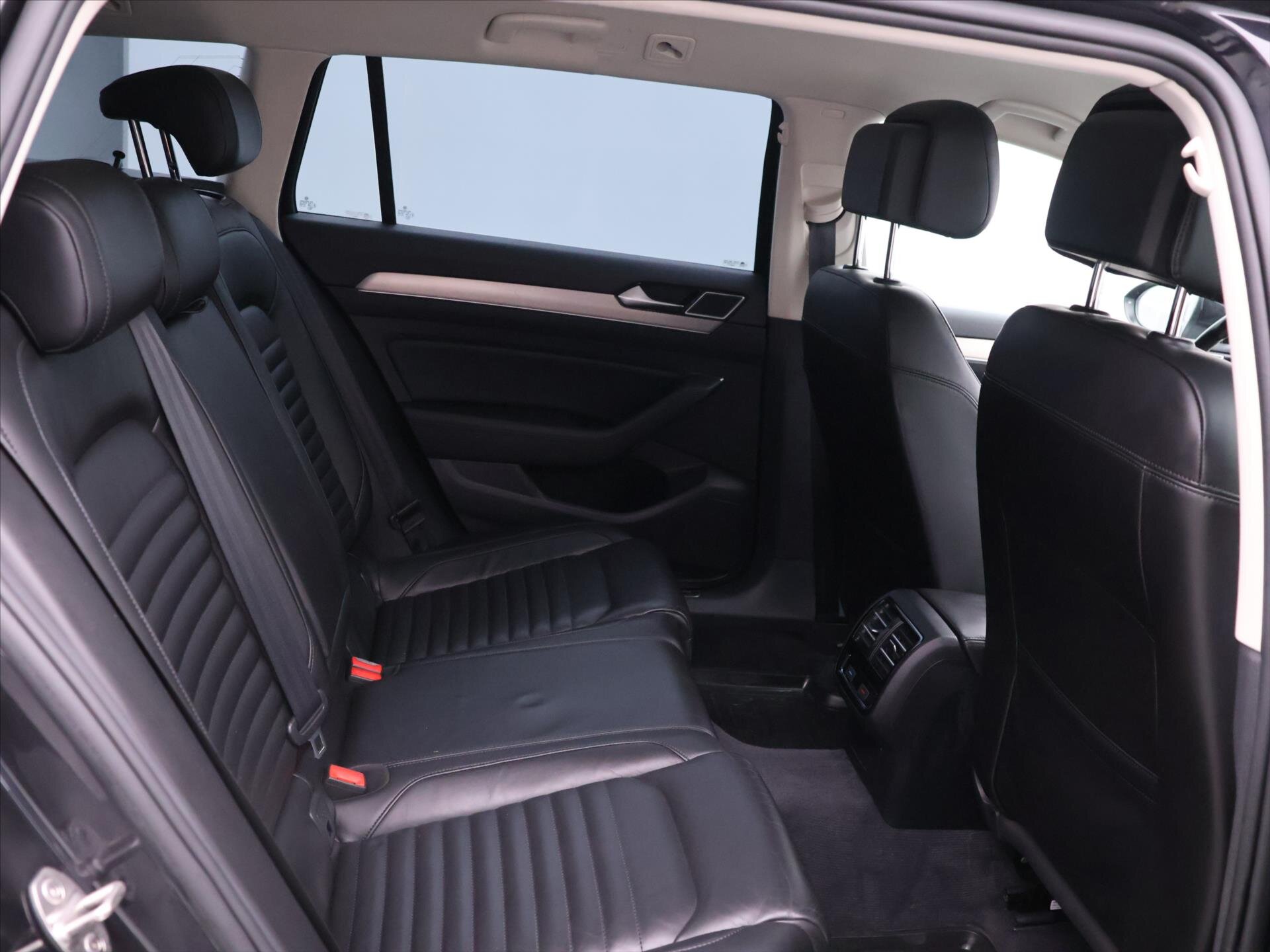 Volkswagen Passat Kombi 2,0 l 176 kw