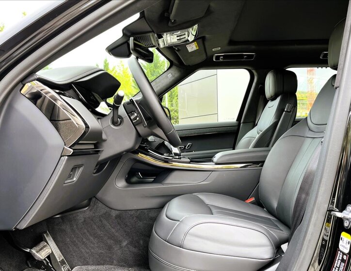 Land Rover Range Rover Sport SUV / Terénní 4,4 l 390 kw