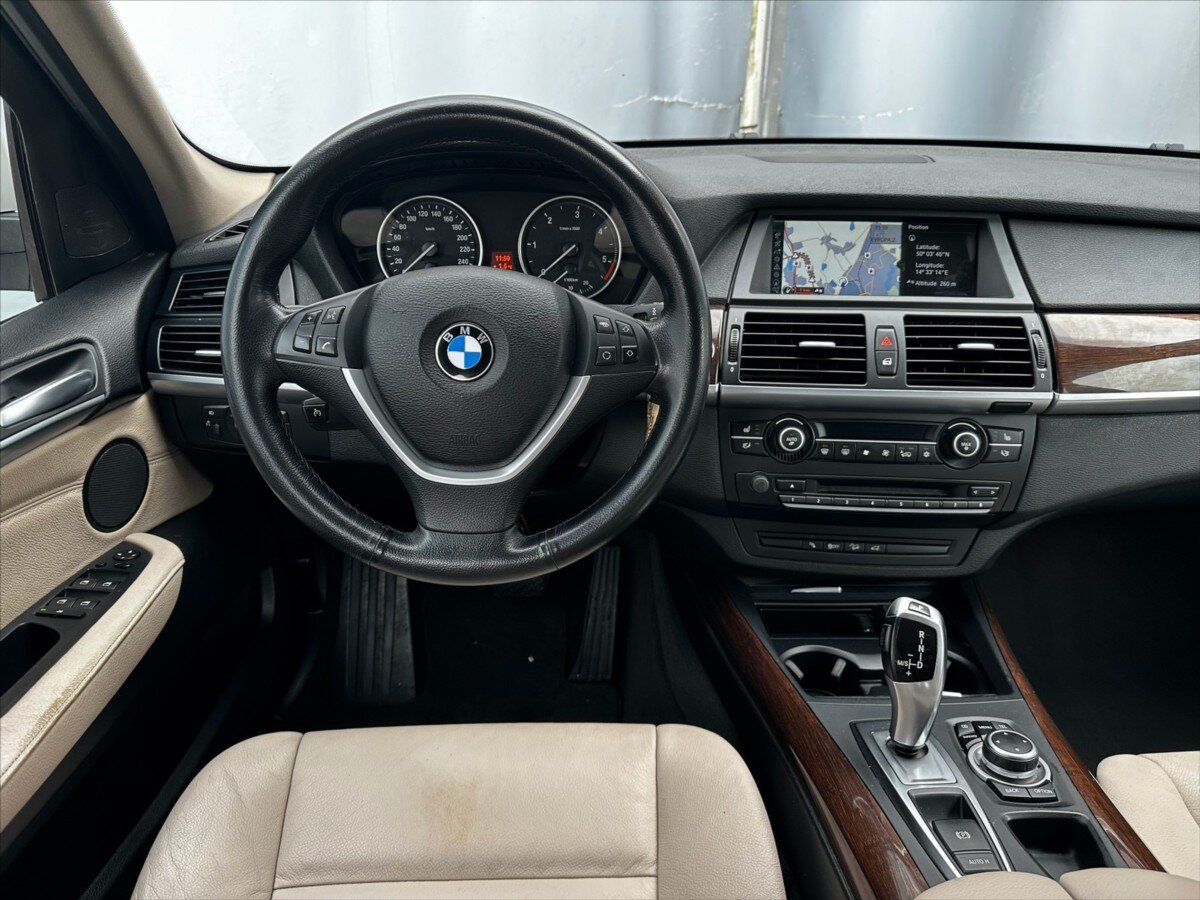 BMW X5 Kombi 3,0 l 180 kw