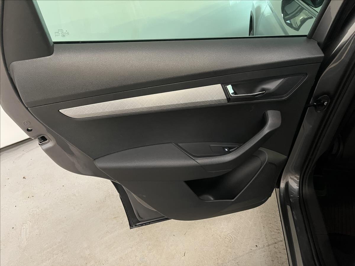 Škoda Karoq SUV / Terénní 1,5 l 110 kw