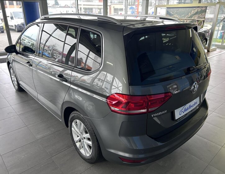 Volkswagen Touran 4