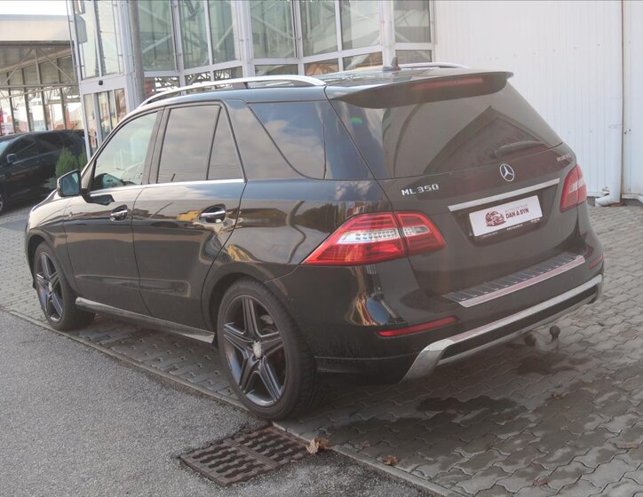 Mercedes-Benz Třídy M SUV / Terénní 3,0 l 190 kw