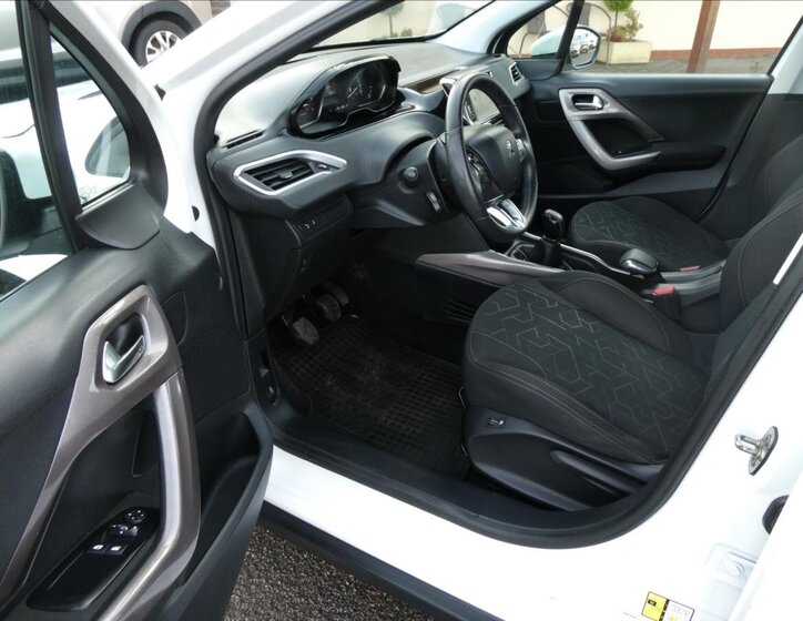 Peugeot 2008 SUV 1,2 l 60 kw