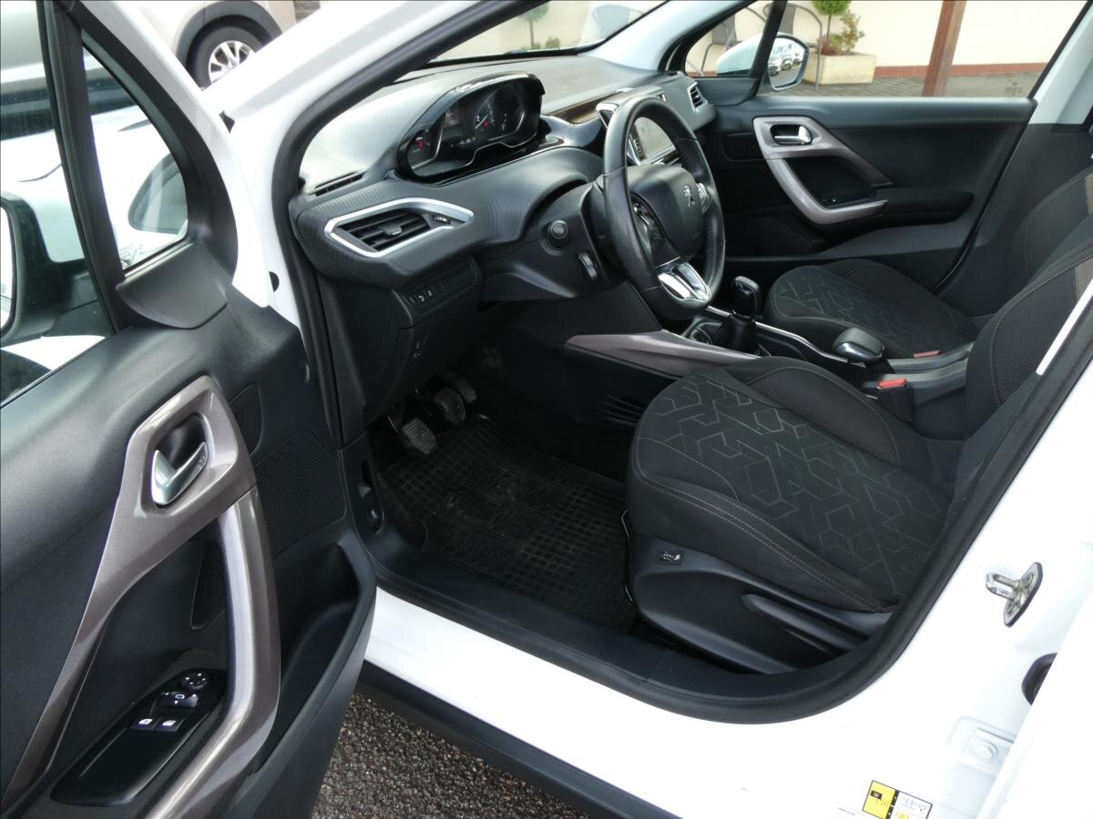 Peugeot 2008 SUV 1,2 l 60 kw