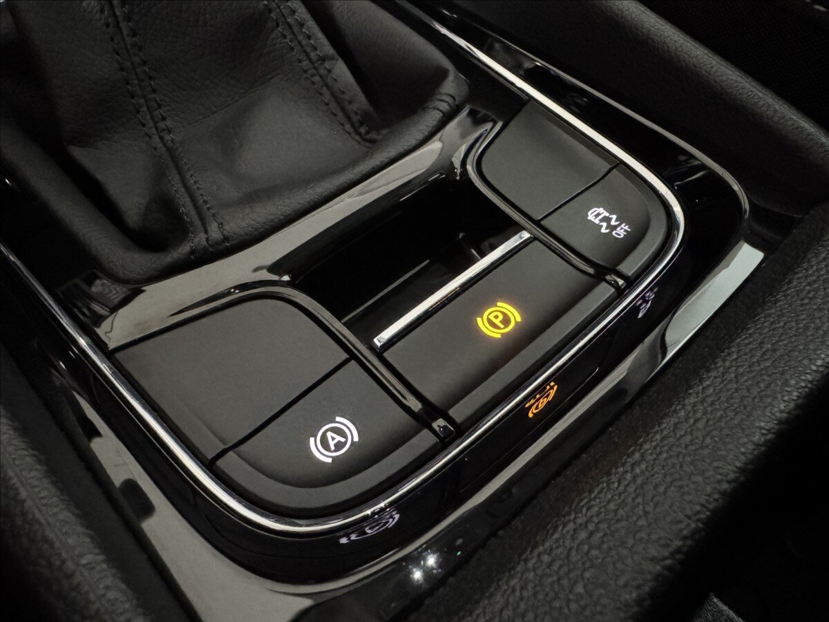 Škoda Karoq SUV / Terénní 2,0 l 85 kw