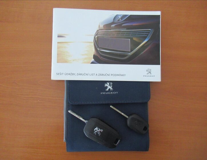 Peugeot 208 Hatchback 1,2 l 60 kw