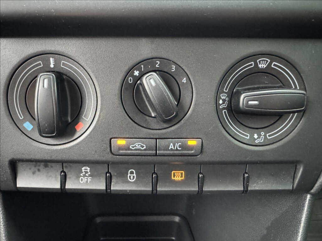 Škoda Rapid Sedan / Limuzína 1,2 l 63 kw