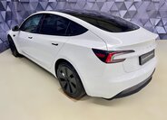 Tesla Model 3 Sedan 0,0 324 kw