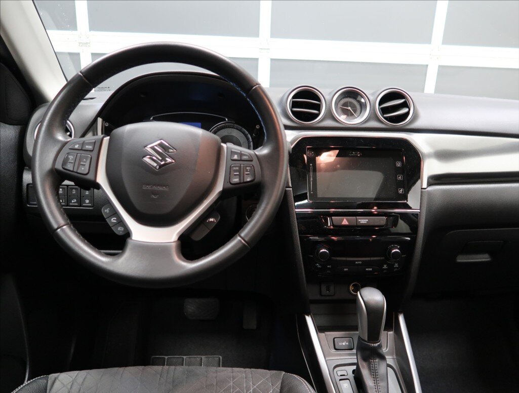 Suzuki Vitara SUV 1,4 l 103 kw