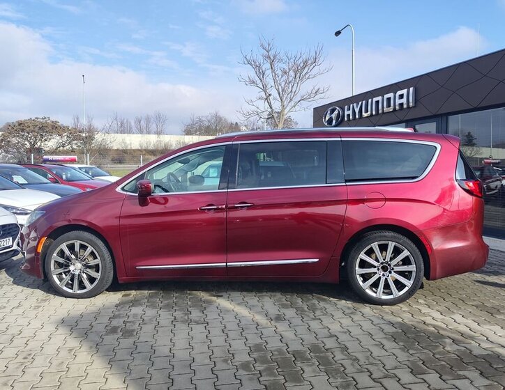 Chrysler Pacifica MPV 3,6 l 214 kw