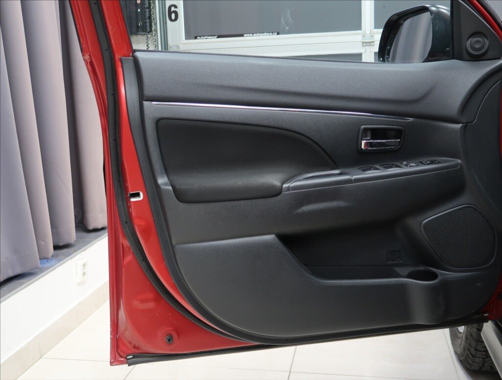 Mitsubishi ASX SUV 1,6 l 86 kw